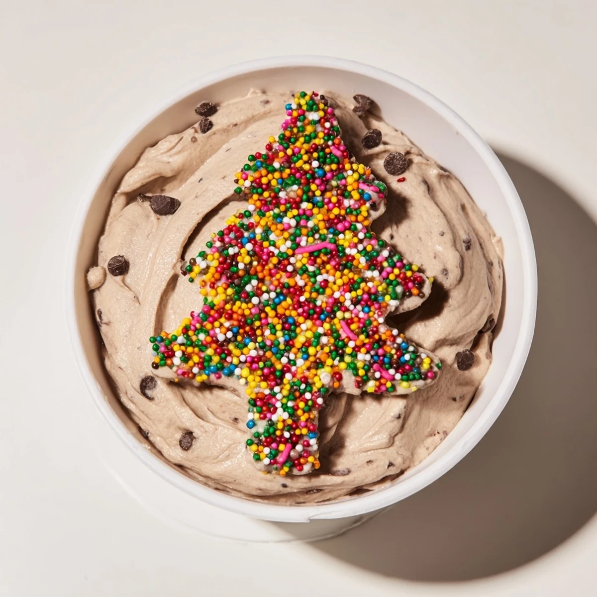 Festive Tree Brownie Dip, creamy and chocolatey, ready to serve with graham crackers and fresh strawberries.
