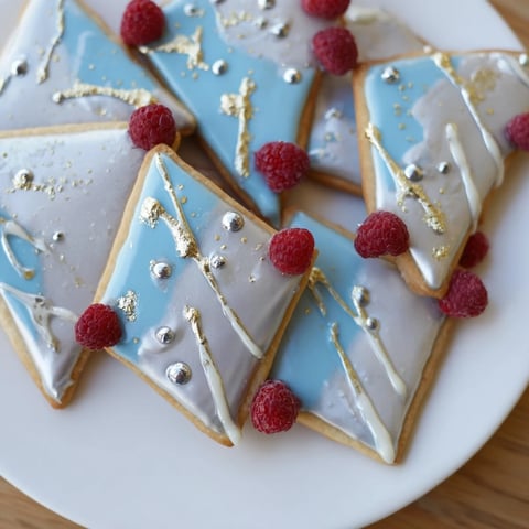 Elegant Engagement Ring Diamond Dessert Tray featuring shimmering edible pearls and sugared flowers.